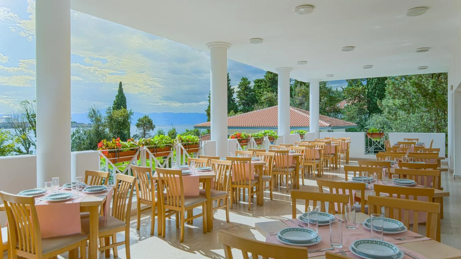 ***  Hotel Delfin Omisalj Croatia