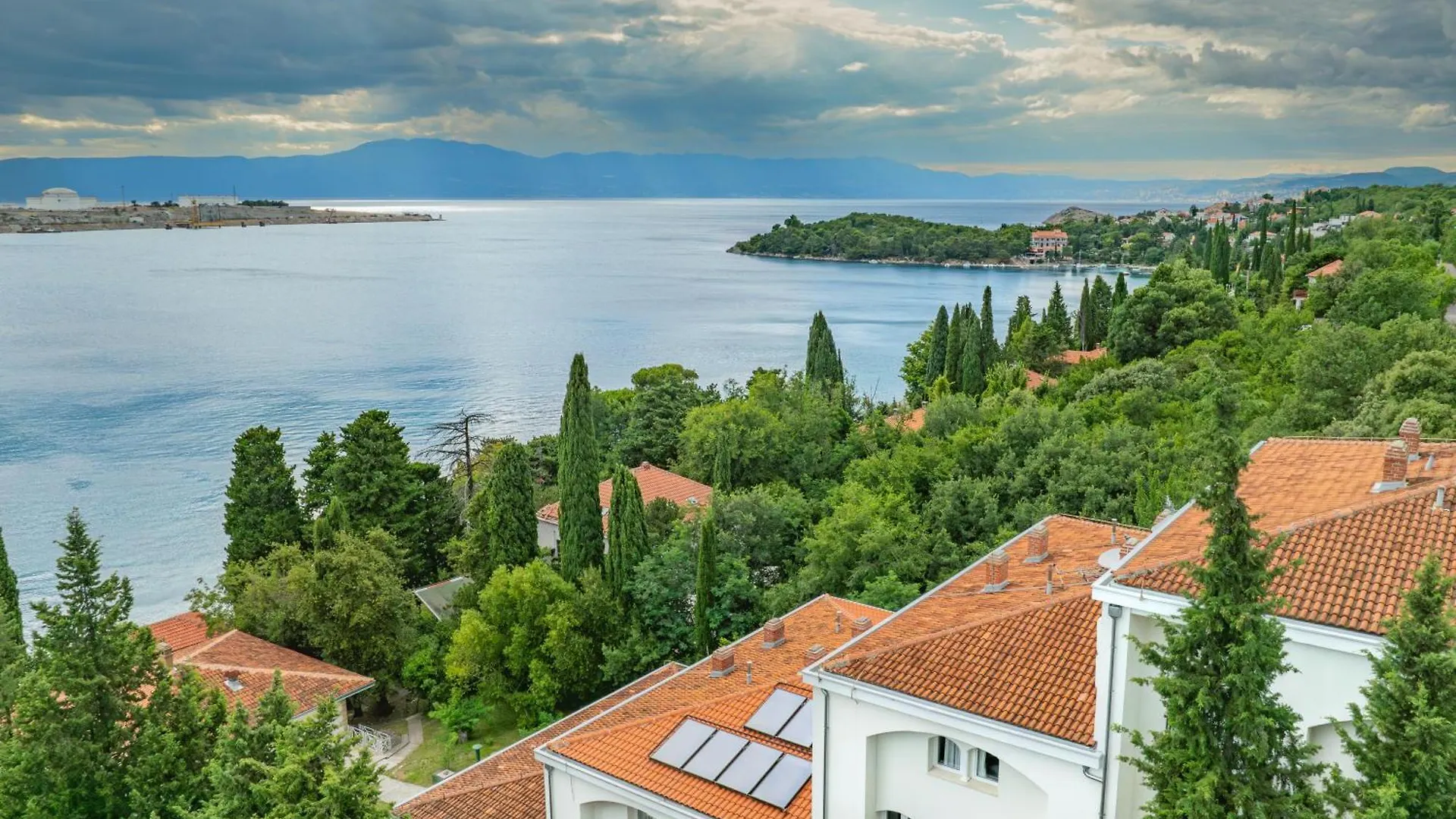 Hotel Delfin Omisalj Croatia