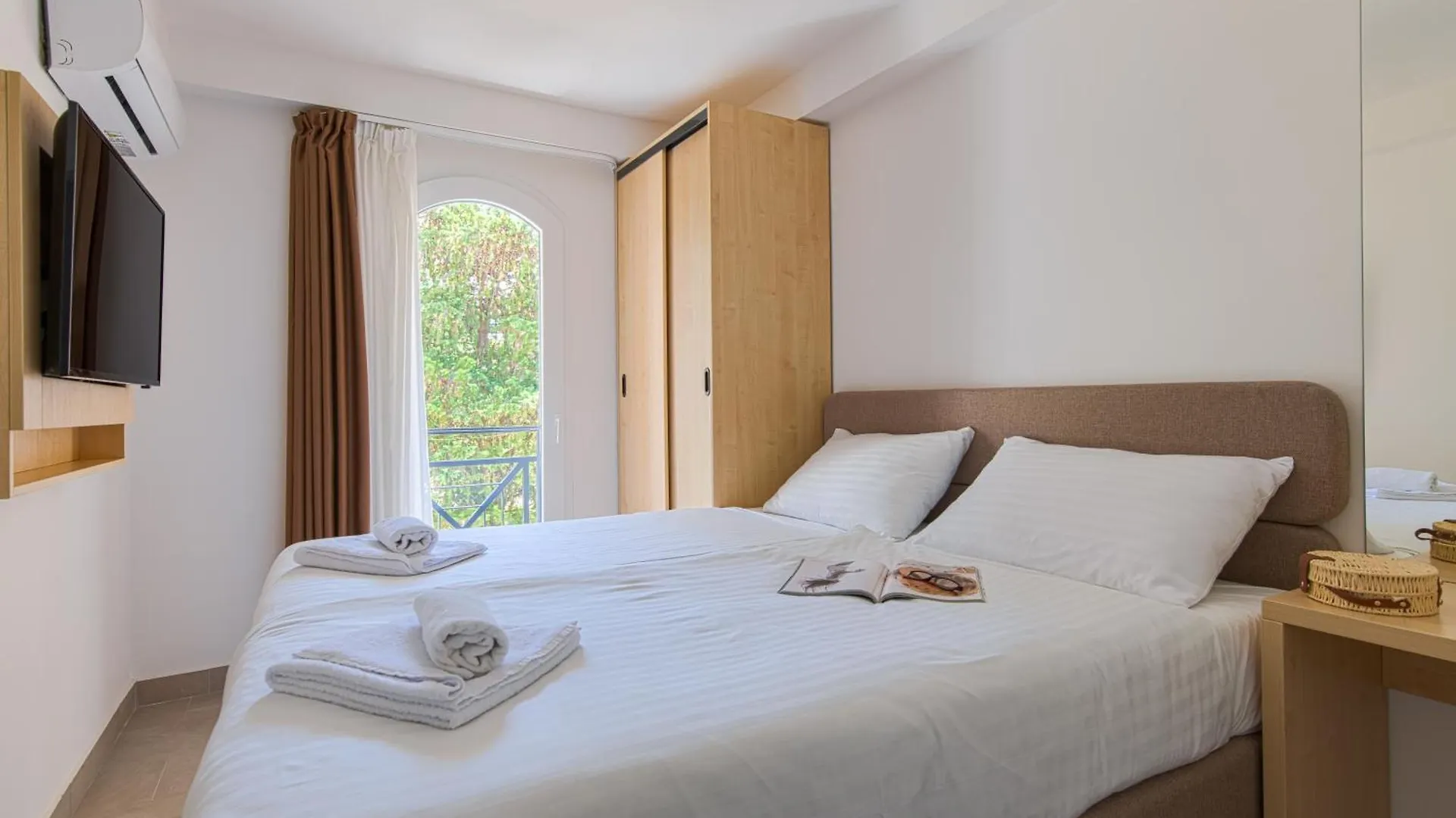 Hotel Delfin Omisalj 3*,  Croatia